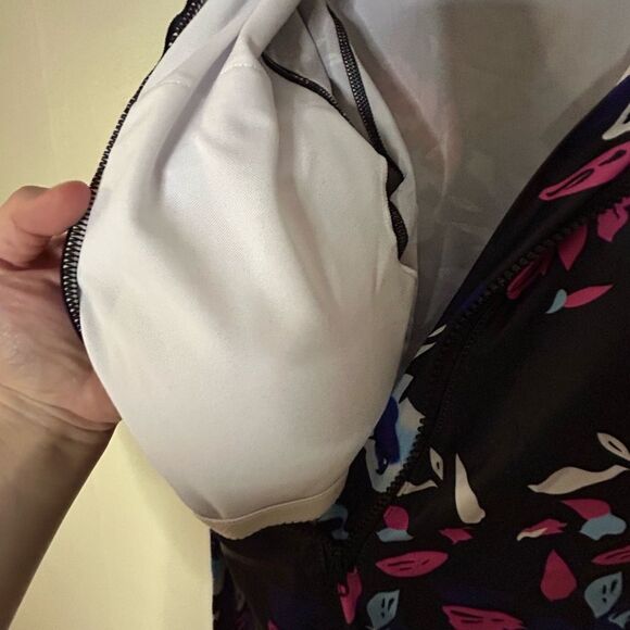 NWOT Floral Print Long Sleeve One Piece Swimsuit for Sports/Surfing size medium - Picture 6 of 8